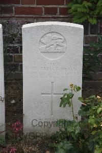 Les Baraques Military Cemetery Sangatte - Hendry, John Taylor