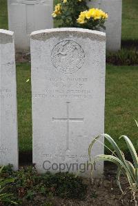 Les Baraques Military Cemetery Sangatte - Hicks, M