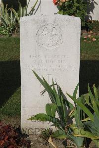Les Baraques Military Cemetery Sangatte - Hobbis, H J