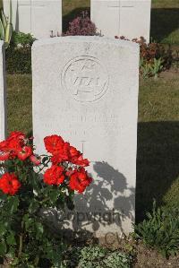 Les Baraques Military Cemetery Sangatte - Holdup, Stanley William Bates