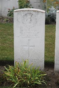 Les Baraques Military Cemetery Sangatte - Huckle, Frederick John