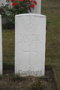 Les Baraques Military Cemetery Sangatte - Huxted, Thomas