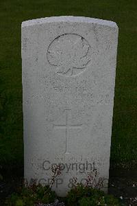 Les Baraques Military Cemetery Sangatte - Jones, C E