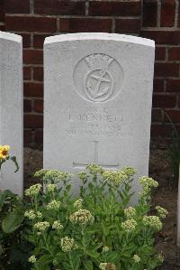 Les Baraques Military Cemetery Sangatte - Kennett, Leslie