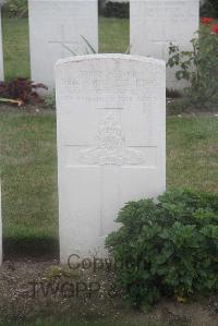 Les Baraques Military Cemetery Sangatte - King, Benjamin John Shaw