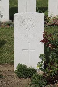 Les Baraques Military Cemetery Sangatte - Kinghorn, H