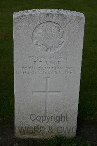 Les Baraques Military Cemetery Sangatte - Ladd, Ernest Edward
