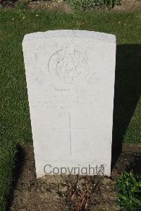Les Baraques Military Cemetery Sangatte - Lay, George Henry