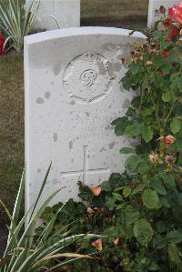 Les Baraques Military Cemetery Sangatte - Layton, Frank