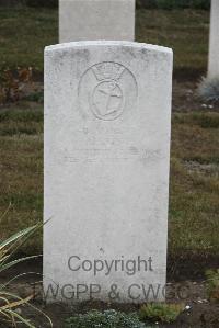Les Baraques Military Cemetery Sangatte - Ling, A H