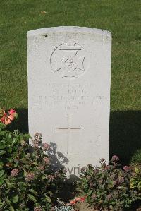 Les Baraques Military Cemetery Sangatte - Long, William Samuel
