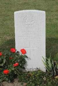 Les Baraques Military Cemetery Sangatte - Martin, Walter