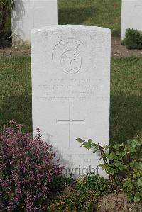 Les Baraques Military Cemetery Sangatte - McCalmont, James Wallace