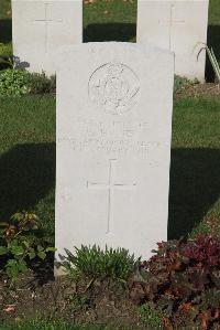 Les Baraques Military Cemetery Sangatte - Milner, H