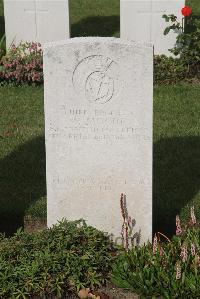 Les Baraques Military Cemetery Sangatte - Moore, Walter