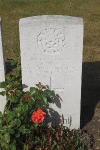 Les Baraques Military Cemetery Sangatte - Moss, Edward