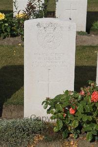 Les Baraques Military Cemetery Sangatte - Neale, E W