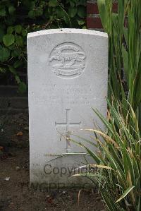 Les Baraques Military Cemetery Sangatte - Nicholls, Albert Victor