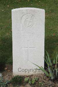 Les Baraques Military Cemetery Sangatte - Nicholson, J T