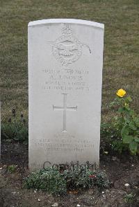 Les Baraques Military Cemetery Sangatte - Novis, Arthur John