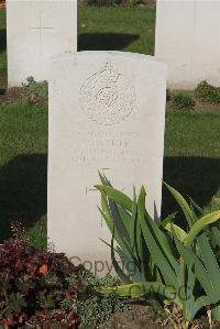 Les Baraques Military Cemetery Sangatte - Parker, L