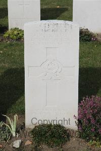 Les Baraques Military Cemetery Sangatte - Pearson, J W