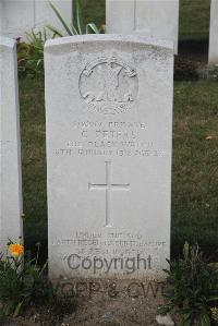 Les Baraques Military Cemetery Sangatte - Peters, C
