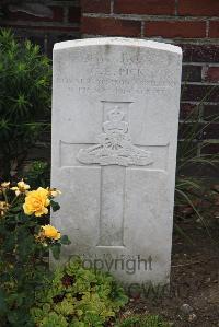 Les Baraques Military Cemetery Sangatte - Pick, Clarence Edward