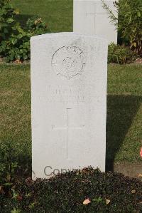 Les Baraques Military Cemetery Sangatte - Pim, H G