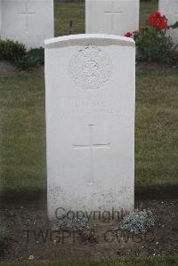 Les Baraques Military Cemetery Sangatte - Place, T