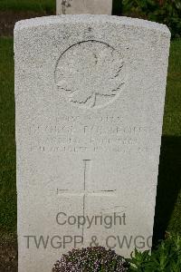 Les Baraques Military Cemetery Sangatte - Porteous, George