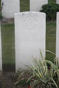 Les Baraques Military Cemetery Sangatte - Porter, T