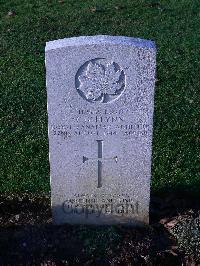 Bretteville Sur Laize Canadian War Cemetery - Flynn, Clifford George