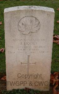 Bretteville Sur Laize Canadian War Cemetery - Hooks, James