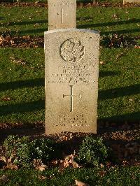 Bretteville Sur Laize Canadian War Cemetery - Lee, Harry R.