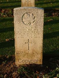 Bretteville Sur Laize Canadian War Cemetery - Williamson, Donald