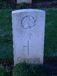 Bretteville Sur Laize Canadian War Cemetery - Willis, Reginald H.