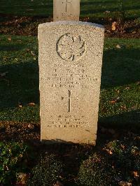 Bretteville Sur Laize Canadian War Cemetery - Wilson, Ernest Armstrong