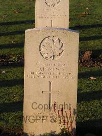 Bretteville Sur Laize Canadian War Cemetery - Wilson, Owen Thomas