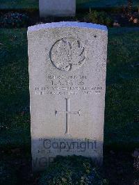 Bretteville Sur Laize Canadian War Cemetery - Yates, Leslie Albert