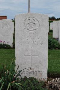Longueval Road Cemetery - Avery, S G