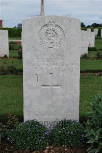 Longueval Road Cemetery - Brown, F C