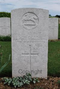 Longueval Road Cemetery - Heyes, W