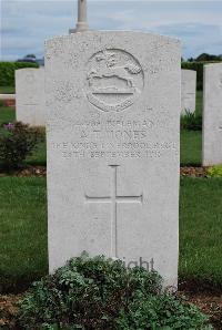 Longueval Road Cemetery - Jones, A T