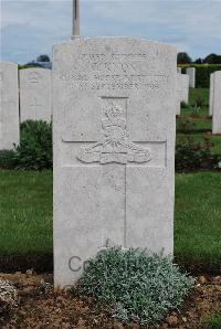 Longueval Road Cemetery - Knox, C