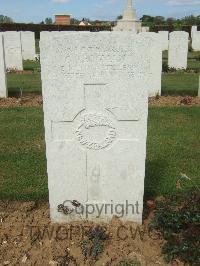 Longueval Road Cemetery - Krogman, George