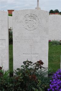 Longueval Road Cemetery - Monger, W J