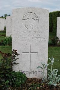 Longueval Road Cemetery - Varian, Walter Osborne