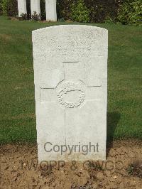Longueval Road Cemetery - Watson, Kenneth Robert