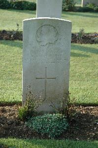 Louez Military Cemetery Duisans - Broadhurst, E